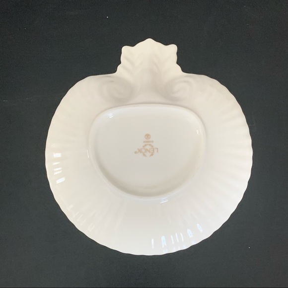 Lenox Aegean Collection Medium Shell Shaped Dish 5 5/8” Gold Trim - Picture 6 of 8